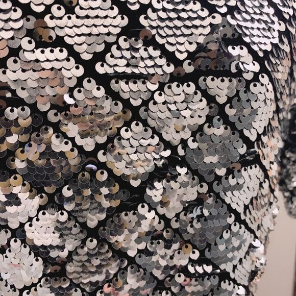 AiyaLiu Women's Sequined Metalic T-shirt (S) - Picture 3 of 4